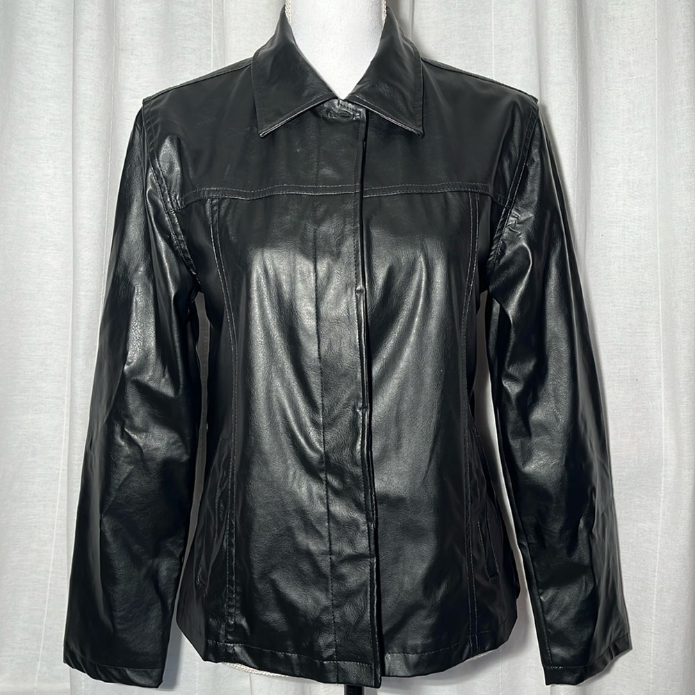 Black Faux Leather Jacket Hidden Button Front Fully Lined  Slit Pockets Size M